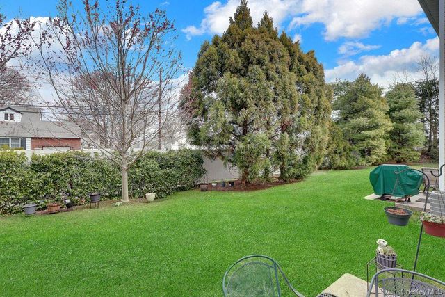103 Narragansett Villas Drive, Lindenhurst, NY 11757