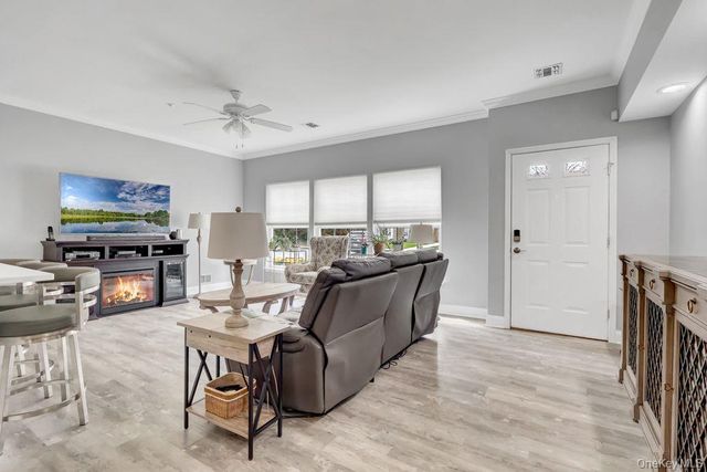 103 Narragansett Villas Drive, Lindenhurst, NY 11757