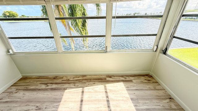 1114 Lake Terrace 205, Boynton Beach, FL 33426