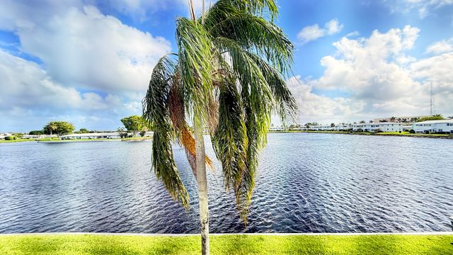 1114 Lake Terrace 205, Boynton Beach, FL 33426