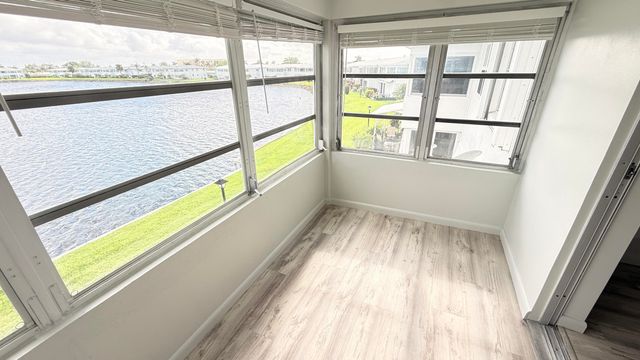 1114 Lake Terrace 205, Boynton Beach, FL 33426
