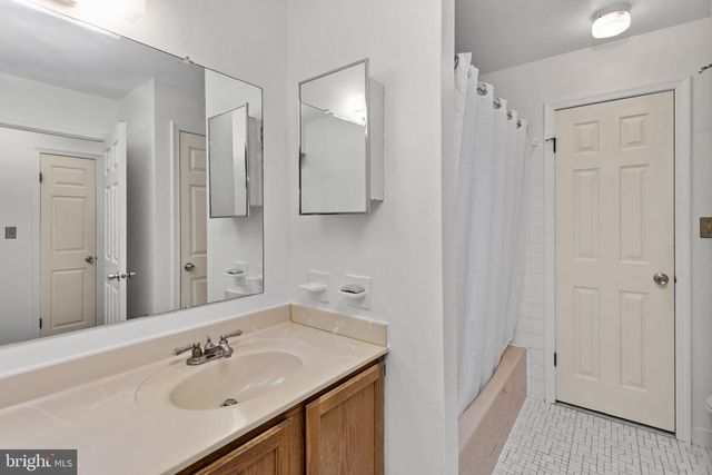 36 GENA CT, Hamilton, NJ 08690