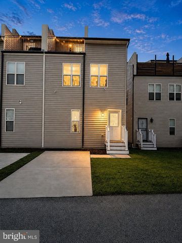 2179 HALF MOON PL NE, Washington, DC 20018