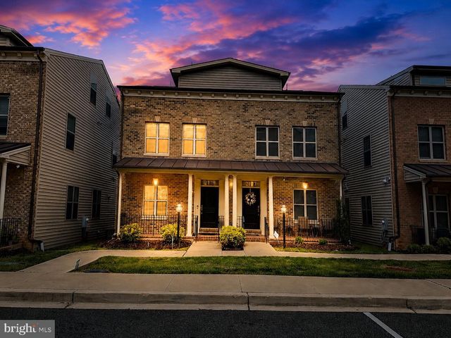 2179 HALF MOON PL NE, Washington, DC 20018