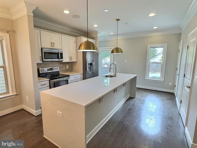 2179 HALF MOON PL NE, Washington, DC 20018