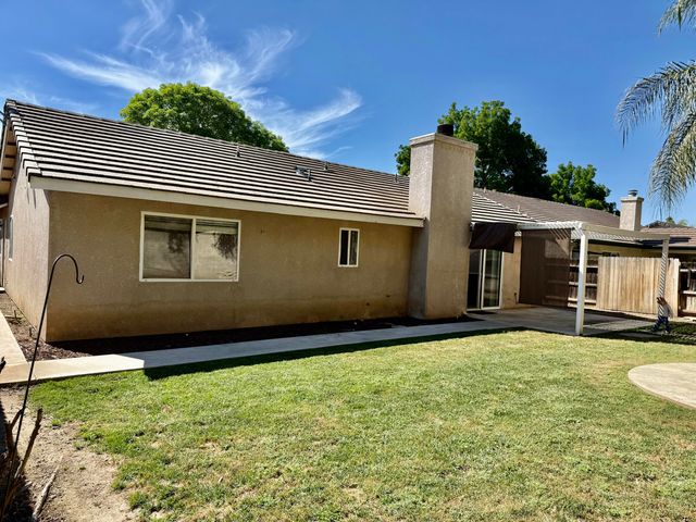 2144 S Virmargo Street, Visalia, CA 93292