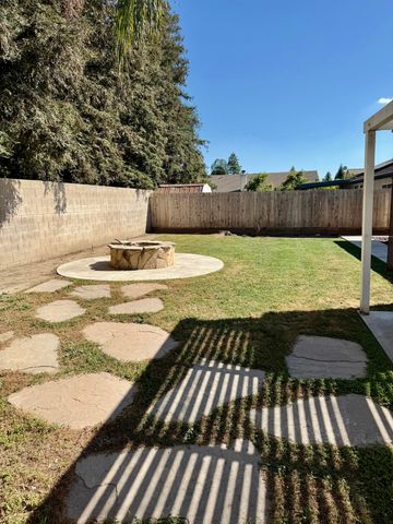 2144 S Virmargo Street, Visalia, CA 93292