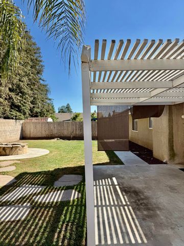 2144 S Virmargo Street, Visalia, CA 93292