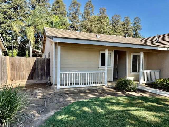 2144 S Virmargo Street, Visalia, CA 93292