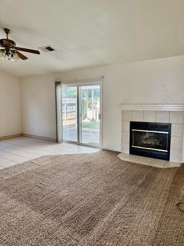 2144 S Virmargo Street, Visalia, CA 93292