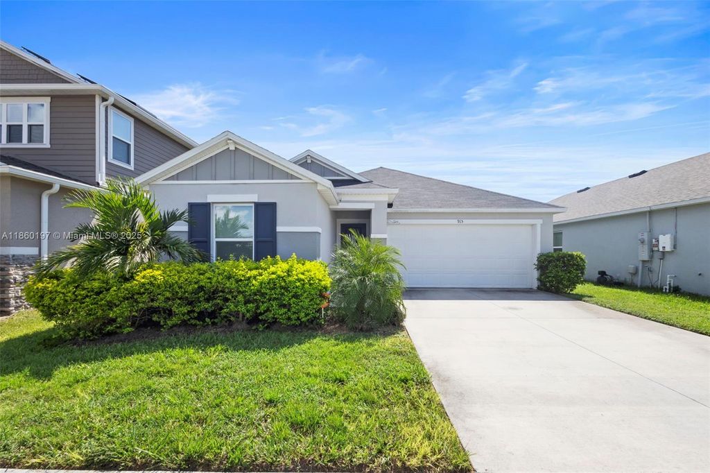 915 OVERPOOL AVE, Davenport, FL 33896