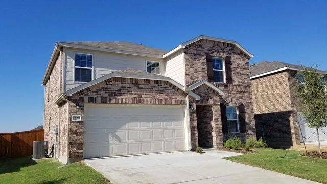 1329 Waggoner Drive, Aubrey, TX 76227