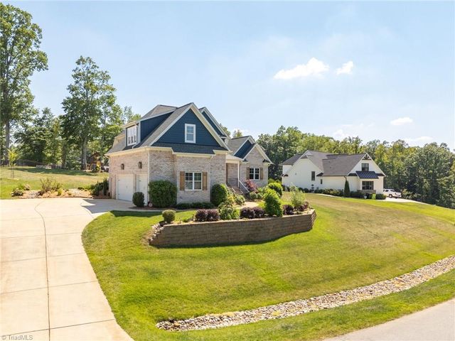 8407 Poplar Bluff Drive, Stokesdale, NC 27357