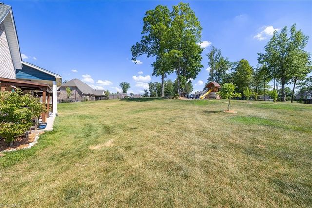8407 Poplar Bluff Drive, Stokesdale, NC 27357