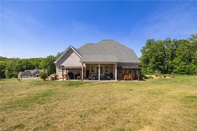 8407 Poplar Bluff Drive, Stokesdale, NC 27357