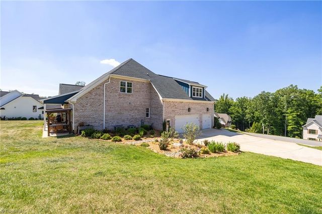 8407 Poplar Bluff Drive, Stokesdale, NC 27357