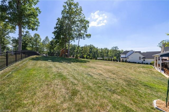 8407 Poplar Bluff Drive, Stokesdale, NC 27357