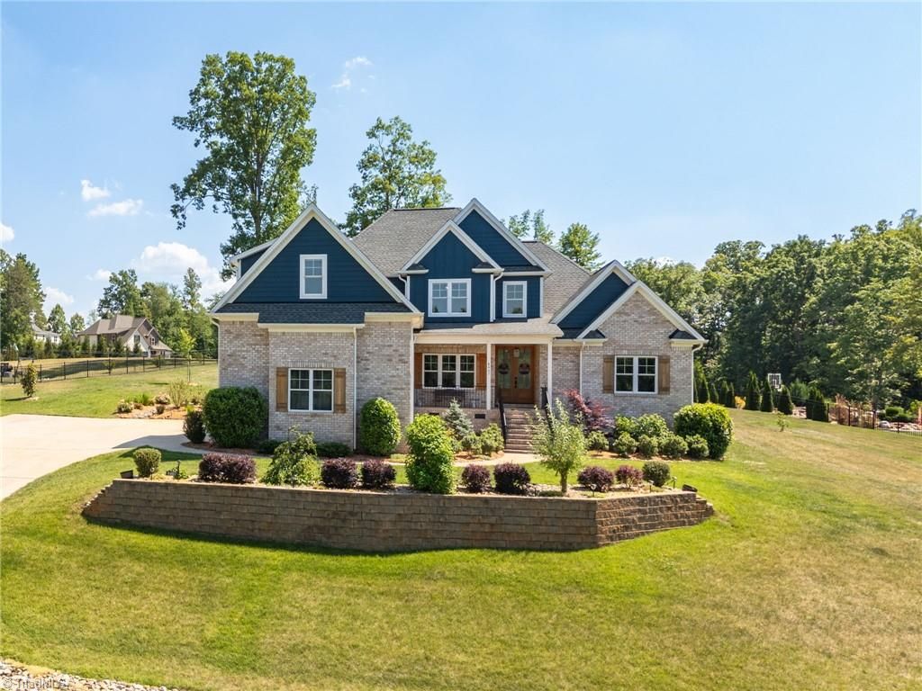 8407 Poplar Bluff Drive, Stokesdale, NC 27357
