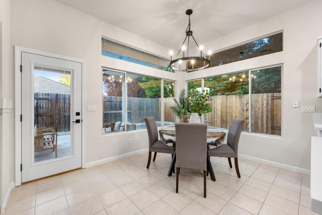 5005 Bradford Dr, Rocklin, CA 95765
