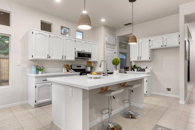 5005 Bradford Dr, Rocklin, CA 95765