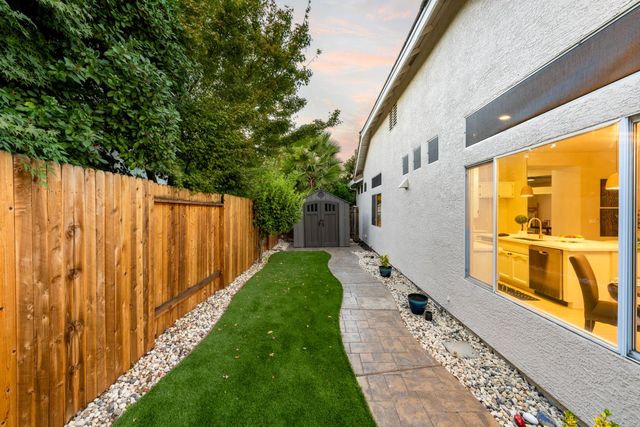 5005 Bradford Dr, Rocklin, CA 95765