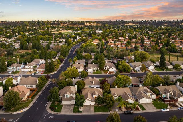 5005 Bradford Dr, Rocklin, CA 95765