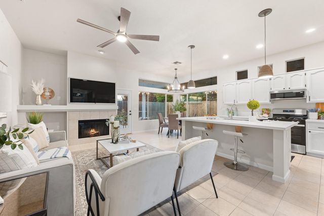 5005 Bradford Dr, Rocklin, CA 95765