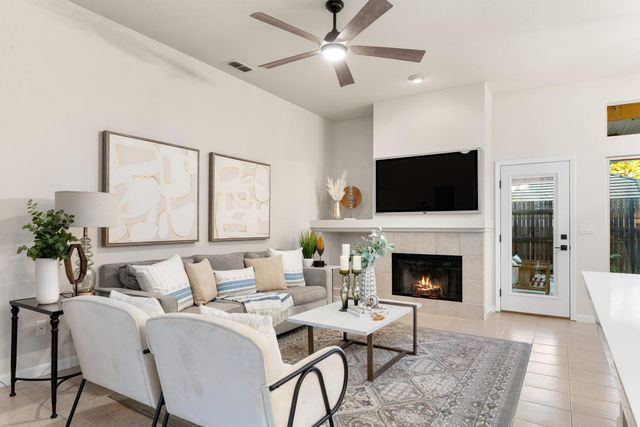 5005 Bradford Dr, Rocklin, CA 95765