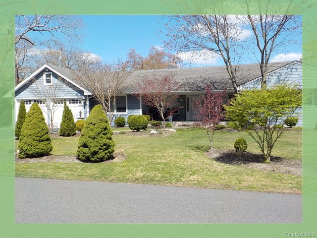120 Mohawk Drive, Brightwaters, NY 11718