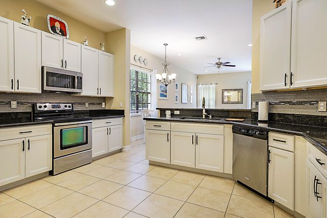 7593 NW 113th Avenue, Parkland, FL 33076