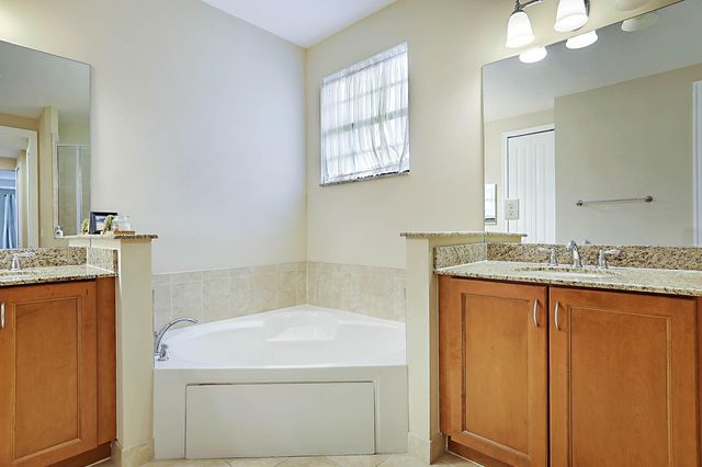 7593 NW 113th Avenue, Parkland, FL 33076