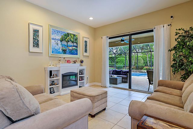 7593 NW 113th Avenue, Parkland, FL 33076