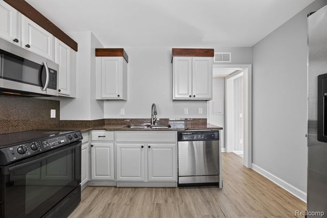11665 Norborne, Redford, MI 48239