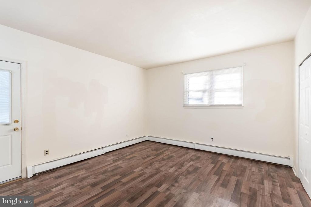 19 DAVIS AVE, Clementon, NJ 08021