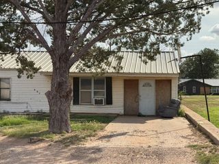605 Lamesa Hwy, Stanton, TX 79782
