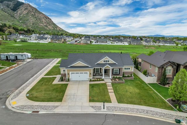 919 E 2050 N, North Ogden, UT 84414