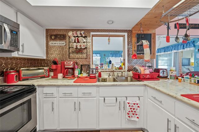 2555 BALTIC AVENUE, Port Charlotte, FL 33952