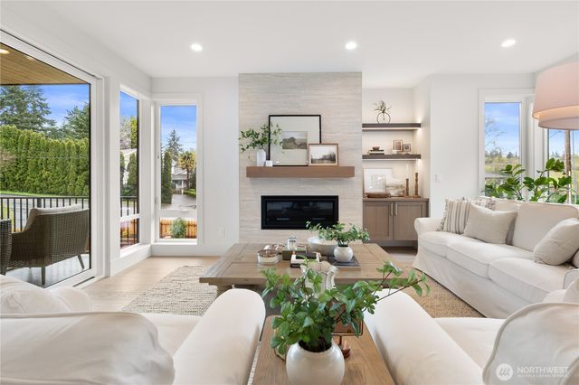 20371 80th Avenue NE, Kenmore, WA 98028