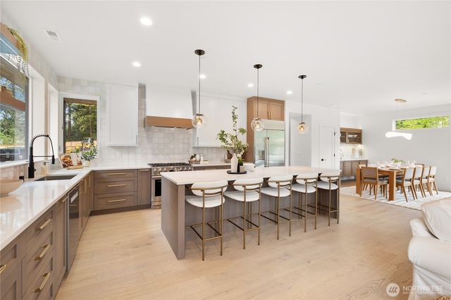 20371 80th Avenue NE, Kenmore, WA 98028