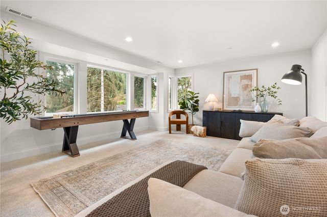 20371 80th Avenue NE, Kenmore, WA 98028