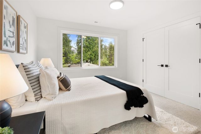 20371 80th Avenue NE, Kenmore, WA 98028