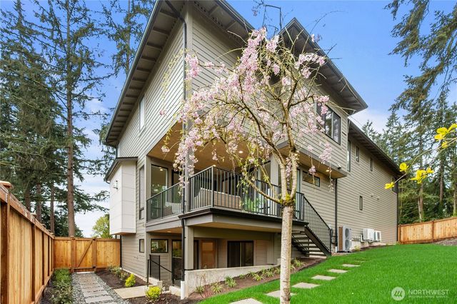 20371 80th Avenue NE, Kenmore, WA 98028