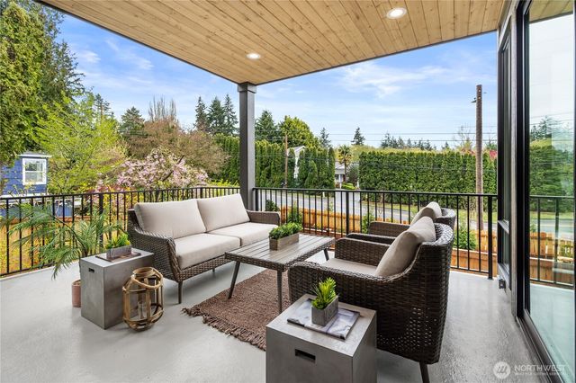 20371 80th Avenue NE, Kenmore, WA 98028
