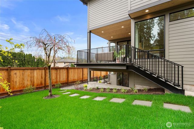 20371 80th Avenue NE, Kenmore, WA 98028