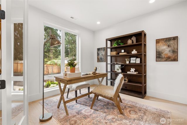 20371 80th Avenue NE, Kenmore, WA 98028