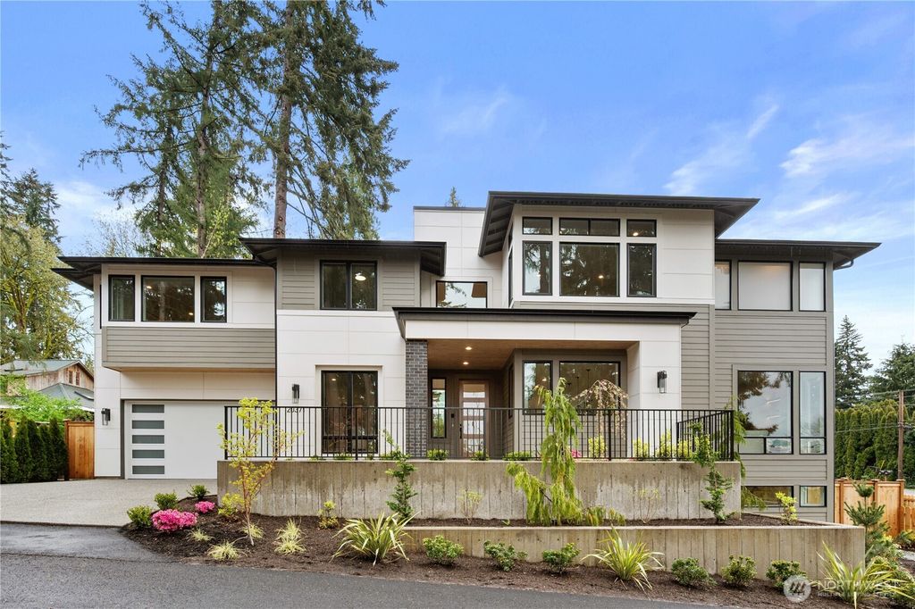 20371 80th Avenue NE, Kenmore, WA 98028