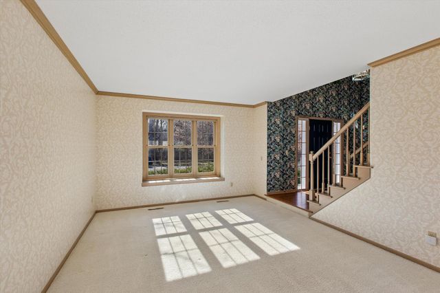 1001 Walden Court, Burnsville, MN 55337