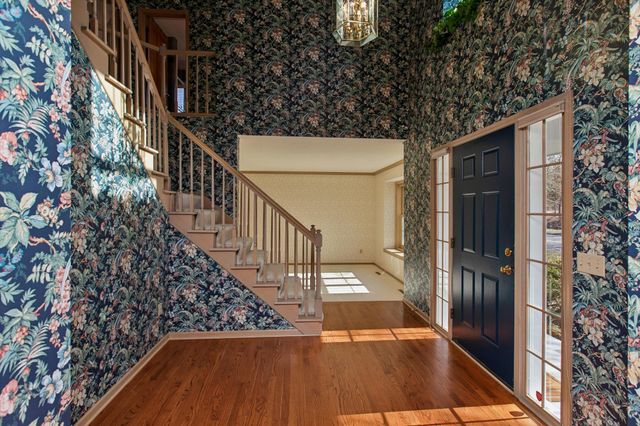 1001 Walden Court, Burnsville, MN 55337