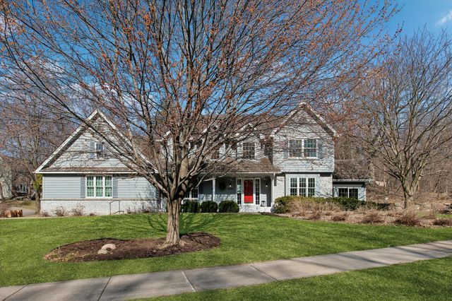 1001 Walden Court, Burnsville, MN 55337