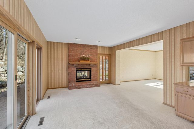 1001 Walden Court, Burnsville, MN 55337